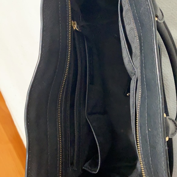 Michael Kors black purse - Picture 4 of 7